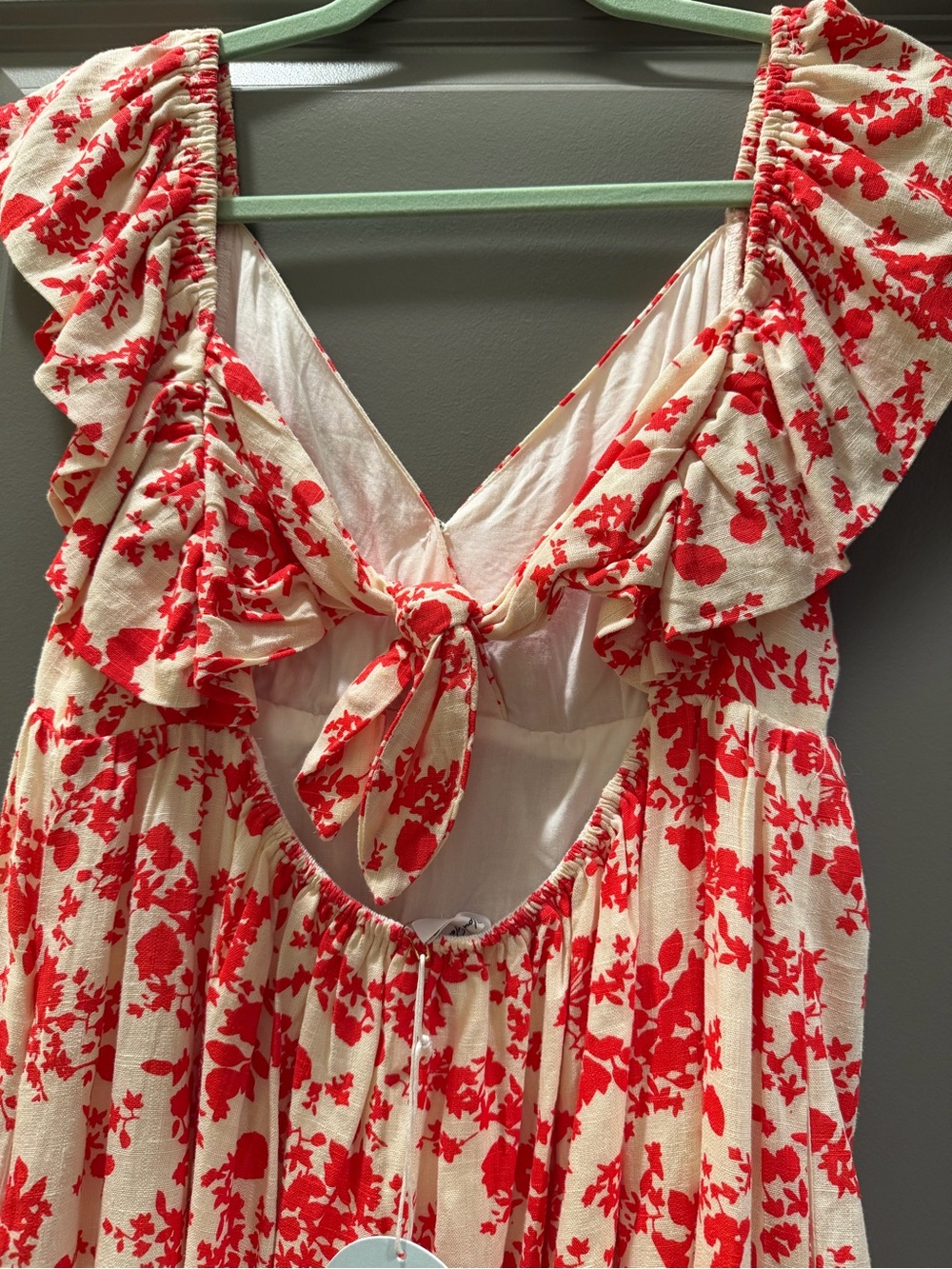 Floral V-Neck Summer Dress in Cream and Red - Picture 3 of 6